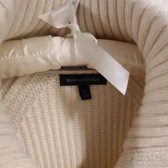 BANANA REPUBLIC Cream Cardigan - Picture 2 of 8